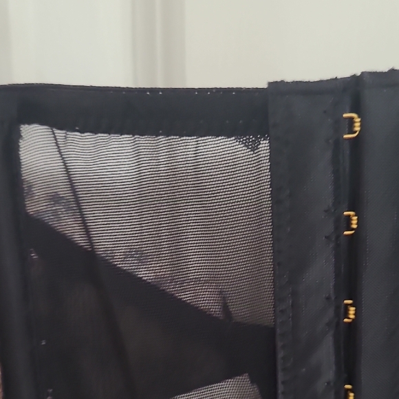 Anthropologie Animal Print Top with Black Details - Picture 5 of 7